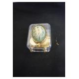 Cameo Pin Music Box
