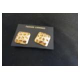 NIP Fashion Earrings Clip