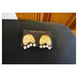 NIP Fashion Earrings Clip