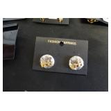 NIP Fashion Earrings Screwback