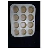 Muffin Pan holds 12