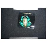 NIP Fashion Frog Pin
