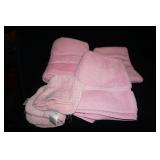 Collection of 3 Bath Towels & 2 Wash Cloths