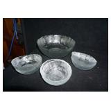 Serving Bowl 6 Smaller Bowls Hoya Crystal