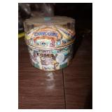 Hershey Kisses Tin Can with Candy