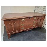Beautiful Cedar Caswell Runyan Hope Chest 48x22h"h