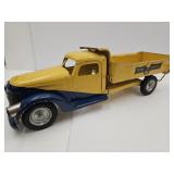 Vintage Buddly L Farm Supply  Toy  Dump Truck 22"