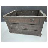 Prim Advertsing Cranberry Box 17x11x10