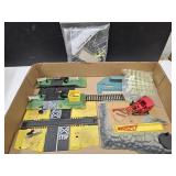 HO Train Crossings & Accessories