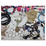 Costume Jewelry Lot of Pretty Necklaces +
