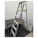 Aluminum Step Ladder