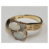 10 k Gold Ring with Opals Size 6