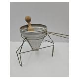 VTG. Masher/Colander