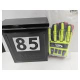 NEW Ringers Sz. M. Gloves & Wall Mount 9"H