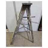 4 Ft Step Ladder Great to Display Primitives