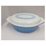 VTG Pyrex 2.5 Qt Snowflake Garland Oval Dish & Lid
