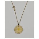 14k Gold  20" Chain & Daisy Pendant