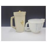 Vintage Tupperware 4 Cup Measure w Lid & Pitcher