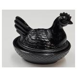 Vintage  Miniature Smith Hen on a  Nest 3 1/4' L