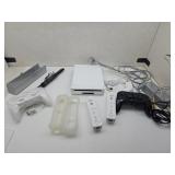 Wii Game System w Controllers Powers Up