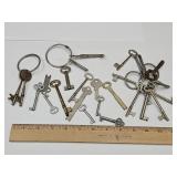 Lot of Primitive Skeleton Keys