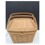 Longaberger Basket w Hinged Lid  10 x 8"h