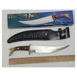 Hunting Knife w Sheath in box