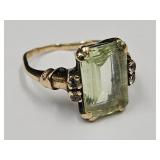 10k Gold Ring 3.4 gr w LG  stone 3.4 gr