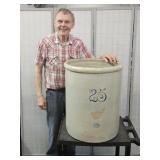 LG 25 G REDWING Crock Stoneware  Cracks, 1 Chip