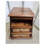 2 Drawer Night Stand 22ï¿½ 24" h