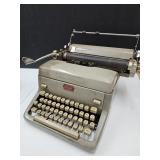 VTG Royal Typewriter