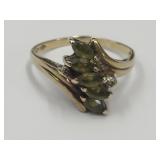 10 k Gold Ring  Stones Discolored SZ 7