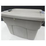 22 gal Tan Rubbermaid Storage Tote