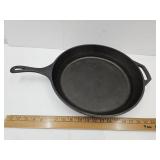 LARGE Cast Iron USA Lodge Skillet See Size