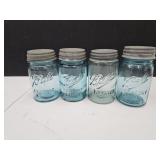 4 Ball Jars Pint jars with sinc lids