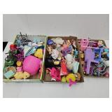 Lg Lot of Vintage Small Dolls, Barbies, Kellys, +