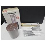 6 Pc. Snap On Knife Set w/Holder in Box
