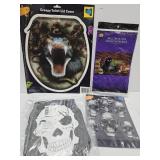 Creepy Toilet Lid Cover & Halloween Skulls, +