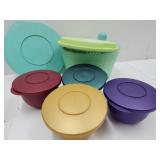 Newer Tupperware Set of 4 Bowls 5.5"w & Salad Sp