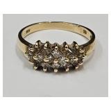10k Gold Ring w Diamonds Size 7