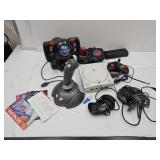 SEGA Dreamcast Game System w Controllers