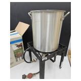 30 QT Turkey Fryer w Box & Stand
