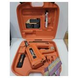Paslode Air & Nail Gun w/Case