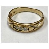 10k Gold Ring w Diamonds SZ 10
