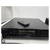 Onkyo  DX C606  CD Player Powers Up