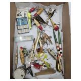 LOT Vintage Fishing Lures Shakespeare, Bobbers +