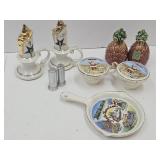 4 VTG Salt & Papper Shakers W Santa Glass Skillet
