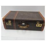 Vintage Kleber Luggage 21 x 14 x 7"