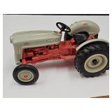 VTG Ertl Tractor FORD 650 Die Cast