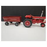 VTG Ertl Die Cast FARMALL 706 Tractor w Trailer